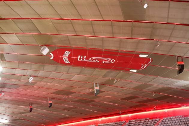 125 years of FC Bayern Muenchen, Commemoration of Franz Beckenbauer, Shirt with No. 5 under the stadium roof, GER, FC Bayern Muenchen vs Bayer 04 Leverkusen, Football, UEFA Champions League, Round of 16 first leg, 2024 2025 season, 05 03 2025, GER, FC Bayern Muenchen vs Bayer 04 Leverkusen, Football, UEFA Champions League, Round of 16 first leg, 2024 2025 season, 05 03 2025 Muenchen Copyright: xEibner-Pressefoto JennixMaulx EP_JML