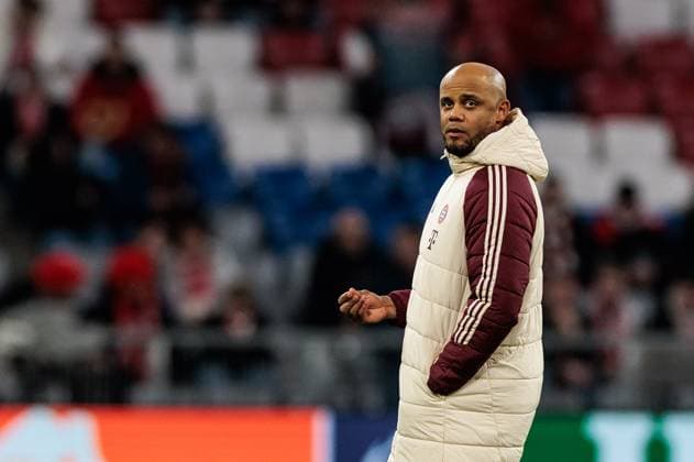 UEFA Champions League, FC Bayern Munich Bayer 04 Leverkusen 05 03 2025 Vincent Kompany Coach FC Bayern Munich during the pitch inspection UEFA Champions League round of 16 first leg, FC Bayern Munich Bayer 04 Leverkusen Munich, Allianz Arena on 05 03 2025 Copyright: xBEAUTIFULxSPORTS Wunderlx
