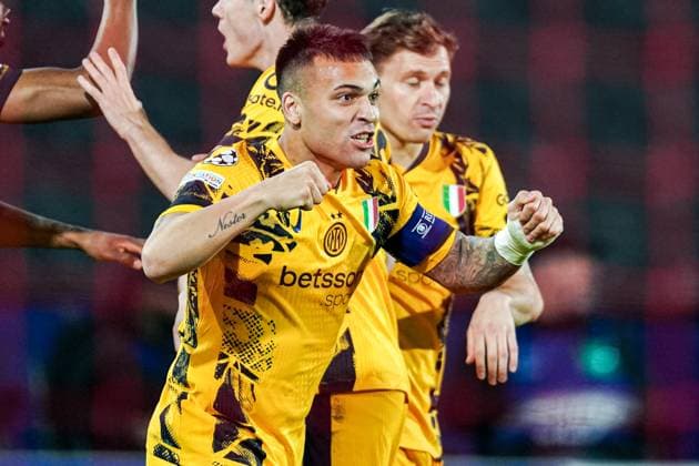2025-03-05 Feyenoord v FC Internazionale Milano - UEFA Champions League 2024 25 Round of 16 First Leg ROTTERDAM, NETHERLANDS - MARCH 5: Lautaro Martinez of FC Internazionale Milano celebrates the second goal during the UEFA Champions League 2024 25 Round of 16 First Leg match between Feyenoord and FC Internazionale Milano at Stadion Feijenoord on March 5, 2025 in Rotterdam, Netherlands. Rotterdam Stadion Feijenoord Netherlands Content not available for redistribution in The Netherlands directly or indirectly through any third parties. Copyright: xJorisxVerwijstx