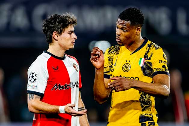 Feyenoord Rotterdam defender Hugo Bueno, FC Internazionale Milan defender Denzel Dumfries during the match Feyenoord Inter at the Stadium De Kuip for the UEFA Champions League Round of 16 1st leg season 2024 2025 in ROTTERDAM, Netherlands on 5 march 2025, photo by Marcel van Dorst EYE4images DeFodi Images