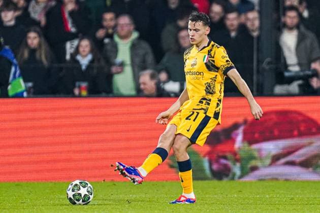 2025-03-05 Feyenoord v FC Internazionale Milano - UEFA Champions League 2024 25 Round of 16 First Leg ROTTERDAM, NETHERLANDS - MARCH 5: Kristjan Asllani of FC Internazionale Milano makes a pass during the UEFA Champions League 2024 25 Round of 16 First Leg match between Feyenoord and FC Internazionale Milano at Stadion Feijenoord on March 5, 2025 in Rotterdam, Netherlands. Rotterdam Stadion Feijenoord Netherlands Content not available for redistribution in The Netherlands directly or indirectly through any third parties. Copyright: xJorisxVerwijstx