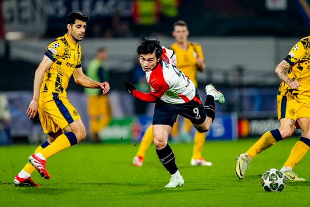 FC Internazionale Milan forwarder Mehdi Taremi, Feyenoord Rotterdam forwarder Ayase Ueda during the match Feyenoord Inter at the Stadium De Kuip for the UEFA Champions League Round of 16 1st leg season 2024 2025 in ROTTERDAM, Netherlands on 5 march 2025, photo by Marcel van Dorst EYE4images DeFodi Images