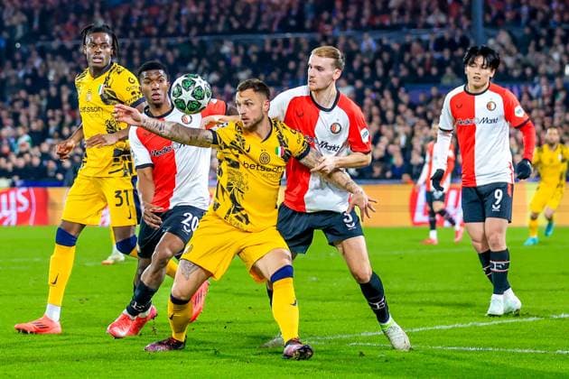 ROTTERDAM, 05-03-25, Stadium de Kuip, Champions League, 2024 2025, Feyenoord - Feyenoord Inter Milan, Inter Milan player Marko Arnautovic , Feyenoord player Thomas Beelen , Feyenoord player Jeyland Mitchell Feyenoord Inter Milan  x28179684x Copyright: