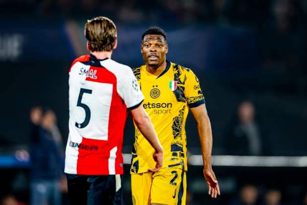 Feyenoord Rotterdam defender Gijs Smal, FC Internazionale Milan defender Denzel Dumfries during the match Feyenoord Inter at the Stadium De Kuip for the UEFA Champions League Round of 16 1st leg season 2024 2025 in ROTTERDAM, Netherlands on 5 march 2025, photo by Marcel van Dorst EYE4images DeFodi Images