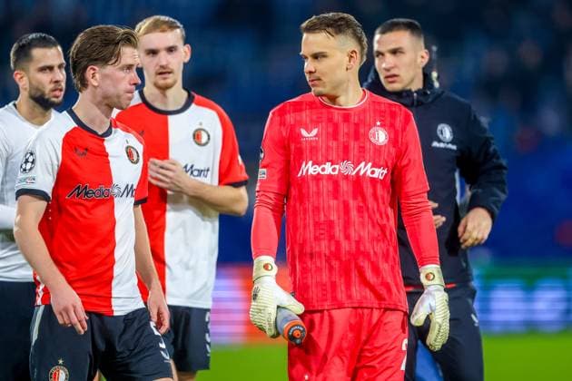 ROTTERDAM, 05-03-25, Stadium de Kuip, Champions League, 2024 2025, Feyenoord - Feyenoord Inter Milan, Feyenoord player Gijs Smal and Feyenoord goalkeeper Timon Wellenreuther dejected after lose the match Feyenoord Inter Milan  x28179795x Copyright: