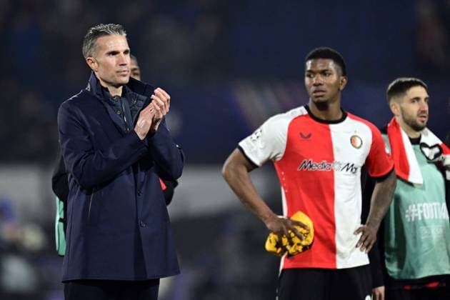 ROTTERDAM - Feyenoord coach Robin van Persie disappointment after the UEFA Champions League match between Feyenoord and Internazionale Milan at Feyenoord Stadium de Kuip on March 5, 2025 in Rotterdam, Netherlands. ANP OLAF CRACK UEFA Champions League 2024 25 Round of 16 First leg 2024 25 xVIxANPxSportx xxANPxIVx 521647344 originalFilename: 521647344.jpg