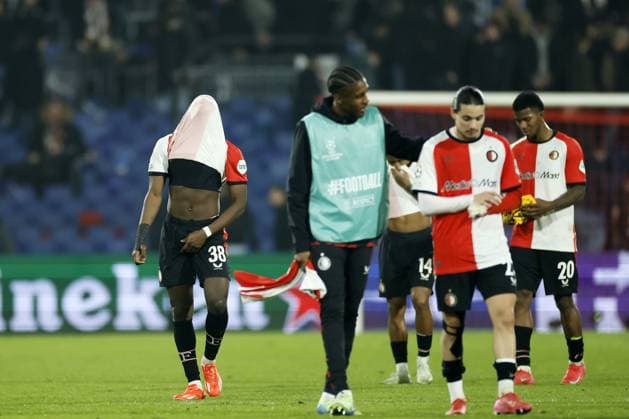 ROTTERDAM - (l-r) Ibrahim Osman of Feyenoord, Anis Hadj Moussa of Feyenoord, Jeyland Mitchell of Feyenoord ball during the UEFA Champions League match between Feyenoord and Internazionale Milan at Feyenoord Stadion de Kuip on March 5, 2025 in Rotterdam, Netherlands. ANP KOEN VAN WEEL UEFA Champions League 2024 25 Round of 16 First leg 2024 25 xVIxANPxSportx xxANPxIVx 521647458 originalFilename: 521647458.jpg