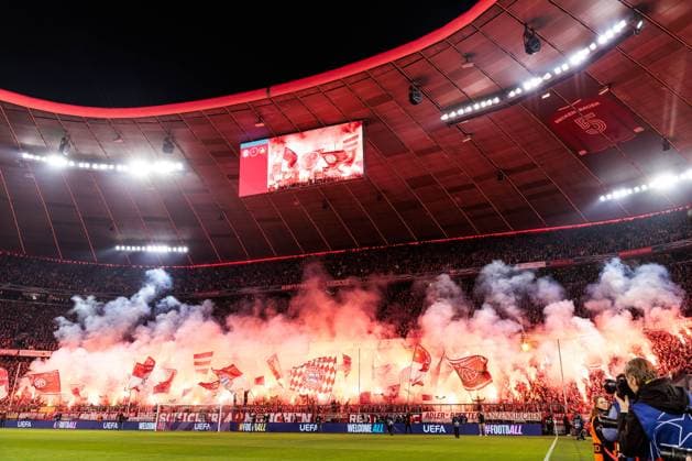 UEFA Champions League, FC Bayern Munich Bayer 04 Leverkusen 05 03 2025 At the start of the match, numerous Bengalos burn in the south curve of the FC Bayern Munich fans UEFA Champions League round of 16 first leg, FC Bayern Munich Bayer 04 Leverkusen Munich, Allianz Arena on 05 03 2025 Copyright: xBEAUTIFULxSPORTS Wunderlx