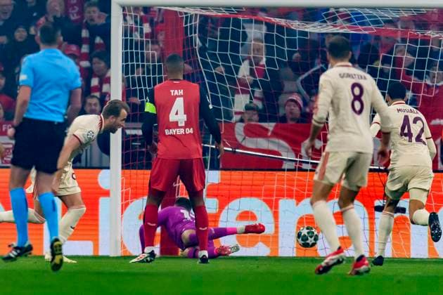 GER, UEFA CL, Round of 16 Match 1, FC Bayern Muenchen GER vs Bayer 04 Leverkusen GER 05 03 2025, Allianz Arena, Muenchen, GER, UEFA CL, Round of 16 Match 1, FC Bayern Muenchen GER vs Bayer 04 Leverkusen GER , UEFA regulations prohibit any use of photographs as image sequences and or quasi video, in picture Goal for 1 0 by Harry Kane FCB 9 with Jonathan Tah Leverkusen 4 Matžj Kov‡Þ Matej Kovar Leverkusen 17 nordphotoxGmbHx xStraubmeier nph00004
