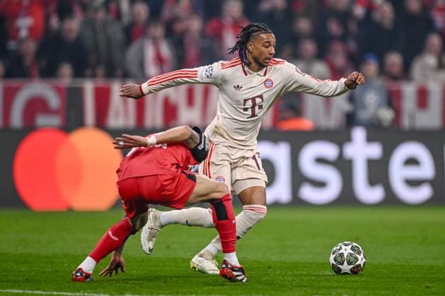 Exequiel Palacios Bayer 04 Leverkusen and Michael Olise FC Bayern Muenchen battle for the ball during the UEFA Champions League 2024 25 Round of 16 First Leg match between FC Bayern München and Bayer 04 Leverkusen at Allianz Arena on March 5, 2025 in Munich, Germany Photo by Harry Langer DeFodi Images