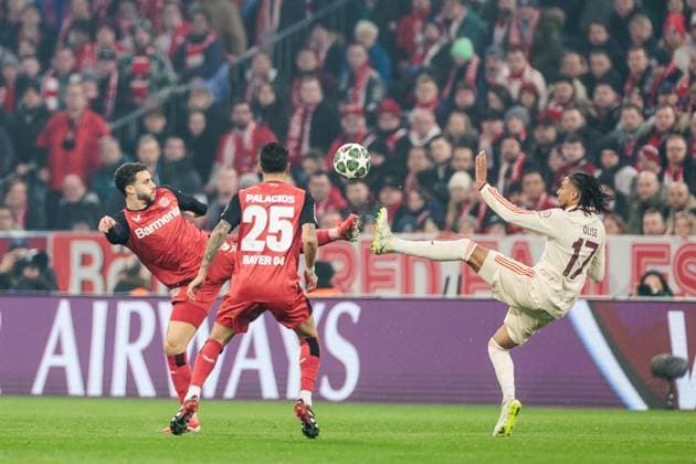 UEFA Champions League, FC Bayern Munich Bayer 04 Leverkusen 05 03 2025 duel Mario Hermoso Bayer 04 Leverkusen, 5 , Michael Olise FC Bayern Munich, 17 UEFA Champions League round of 16 first leg, FC Bayern Munich Bayer 04 Leverkusen Munich, Allianz Arena on 05 03 2025 Copyright: xBEAUTIFULxSPORTS Wunderlx