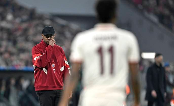 05 03 2025, Football UEFA Champions League 2024 2025 Round of 16, FC Bayern Munich Bayer 04 Leverkusen, in the Allianz Arena Munich Coach Vincent Kompany Bayern Munich DFL and DFB regulations prohibit any use of photographs as image sequences and or quasi video