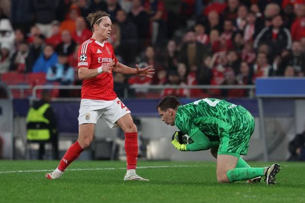 Portugal, Estadio do SL Benfica Lisbon 05 March 2025 Uefa Champions League phase 2024 25 Round of 16 S L Benfica FC Barcelona v l , Andreas Schjelderup S L Benfica , Goalkeeper Wojciech Szczesny FC Barcelona Copyright: JoaquimxFerreira
