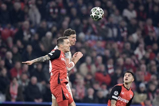 05 03 2025, xemx, Football UEFA Champions League, FC Bayern Muenchen Bayer 04 Leverkusen v l Alejandro Grimaldo Bayer Leverkusen Leon Goretzka FC Bayern Muenchen Zweikampf, Aktion, action, battle for the ball DFL DFB REGULATIONS PROHIBIT ANY USE OF PHOTOGRAPHS as IMAGE SEQUENCES and or QUASI VIDEO Muenchen