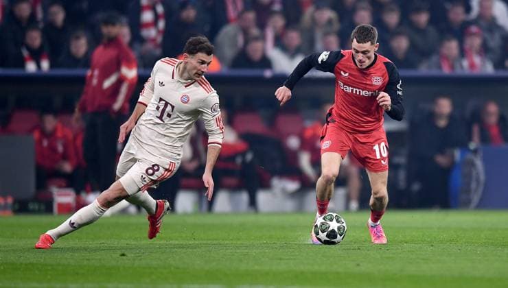 FOOTBALL CHAMPIONS LEAGUE SEASON 2024 2025 Round of 16 first leg FC Bayern Muenchen Bayer 04 Leverkusen 05 03 2025 Leon Goretzka left, FC Bayern Muenchen vs Florian Wirtz right, Bayer 04 Leverkusen