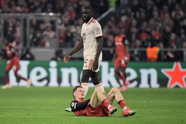 05 03 2025, xemx, Football UEFA Champions League, FC Bayern Muenchen Bayer 04 Leverkusen v l Florian Wirtz Bayer Leverkusen injured, injury, pain, aches DFL DFB REGULATIONS PROHIBIT ANY USE OF PHOTOGRAPHS as IMAGE SEQUENCES and or QUASI VIDEO Muenchen
