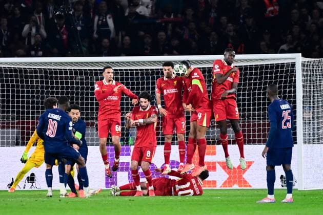 FOOTBALL : PSG vs Liverpool - Ligue des Champions - 05 03 2025 Ousmane DEMBELE ( 10 - PSG ) and Virgil van Dijk ( 4 - Liverpool ) during the UEFA Champions League match between Paris Saint Germain and Liverpool FC at Parc Des Princes on March 05 , 2025 in Paris, France. ( Photo by Dante Badano PsnewZ ) - ParisFrance  Copyright: xDantexBadanox