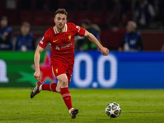 Football - UEFA Champions League - Round of 16 1st Leg - Paris Saint-Germain v Liverpool FC PARIS, FRANCE - Wednesday, March 5, 2025: Liverpool s Diogo Jota during the UEFA Champions League Round of 16 1st Leg game between Paris Saint-Germain and Liverpool FC at the Parc des Princes. (Photo by David Rawcliffe Propaganda) PARIS Parc des Princes ÃŽLE-DE-FRANCE FRANCE  Copyright: xDavidxRawcliffex P2025-03-05-PSG_Liverpool-35