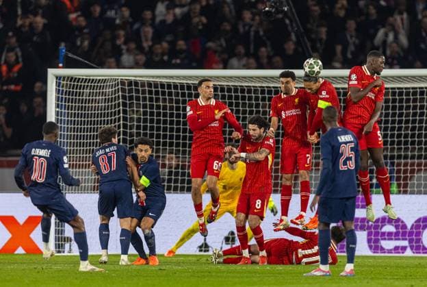 Football - UEFA Champions League - Round of 16 1st Leg - Paris Saint-Germain v Liverpool FC PARIS, FRANCE - Wednesday, March 5, 2025: Liverpool s captain Virgil van Dijk heads a free-kick away during the UEFA Champions League Round of 16 1st Leg game between Paris Saint-Germain and Liverpool FC at the Parc des Princes. (Photo by David Rawcliffe Propaganda) PARIS Parc des Princes ÃŽLE-DE-FRANCE FRANCE  Copyright: xDavidxRawcliffex P2025-03-05-PSG_Liverpool-42