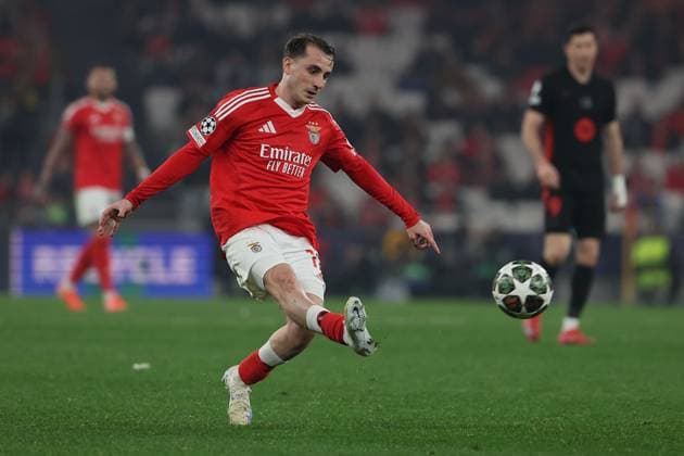 Portugal, Estadio do SL Benfica Lisbon 05 March 2025 Uefa Champions League phase 2024 25 Round of 16 S L Benfica FC Barcelona v l , Kerem Aktürkoglu S L Benfica in action, in action, Copyright: JoaquimxFerreira