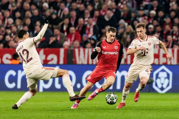 UEFA Champions League, FC Bayern Munich Bayer 04 Leverkusen 05 03 2025 duel Jamal Musiala FC Bayern Munich, 42 , Florian Wirtz Bayer 04 Leverkusen, 10 , Joshua Kimmich FC Bayern Munich, 6 UEFA Champions League round of 16 first leg, FC Bayern Munich Bayer 04 Leverkusen Munich, Allianz Arena on 05 03 2025 Copyright: xBEAUTIFULxSPORTS Wunderlx