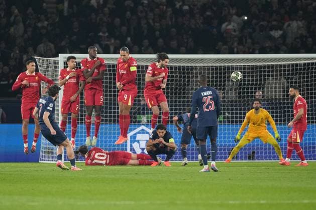 Khvicha Kvaratskhelia of PSG fires a free kick towards the Liverpool goal Paris Saint-Germain v Liverpool, UEFA Champions League, Round of 16, First Leg, Football, Parc des Princes, Paris, France - 05 Mar 2025 EDITORIAL USE ONLY No use with unauthorised audio, video, data, fixture lists, club league logos or live services. Online in-match use limited to 120 images, no video emulation. No use in betting, games or single club league player publications.  Copyright: xDavexWinter Shutterstockx 15178313ax