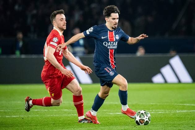 FOOTBALL : Paris SG vs FC Liverpool - Ligue des Champions - 8e de Finale aller - 05 03 2025 Vitinha (Paris SG) Diogo Jota (FC Liverpool) ParisFrance  Copyright: xBaptistexAutissierx