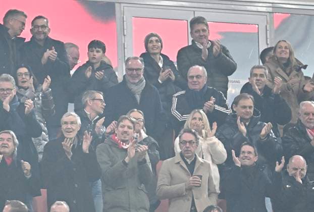05 03 2025, Football UEFA Champions League 2024 2025 Round of 16, FC Bayern Munich Bayer 04 Leverkusen, in the Allianz Arena Munich cheering in the stands with Bayern Munich CEO Karl Heinz Rummenigge Bayern Munich and Deputy Chairman of the Supervisory Board Uli Hoeneß Bayern Munich DFL and DFB regulations prohibit any use of photographs as image sequences and or quasi video