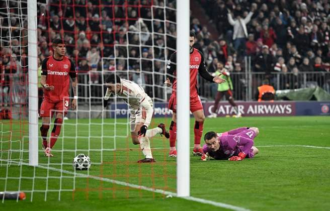 05 03 2025, Football UEFA Champions League 2024 2025 Round of 16, FC Bayern Munich Bayer 04 Leverkusen, at Allianz Arena Munich Goal to 2 0 by scorer Jamal Musiala Bayern Munich after mistake by goalkeeper Matej Kovar Bayer Leverkusen DFL and DFB regulations prohibit any use of photographs as image sequences and or quasi video