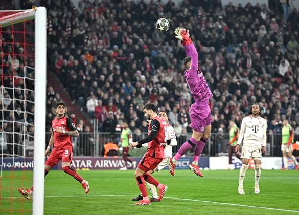 05 03 2025, Football UEFA Champions League 2024 2025 Round of 16, FC Bayern Munich Bayer 04 Leverkusen, at Allianz Arena Munich Mistake by goalkeeper Matej Kovar Bayer Leverkusen leads to 2 0 goal DFL and DFB regulations prohibit any use of photographs as image sequences and or quasi video