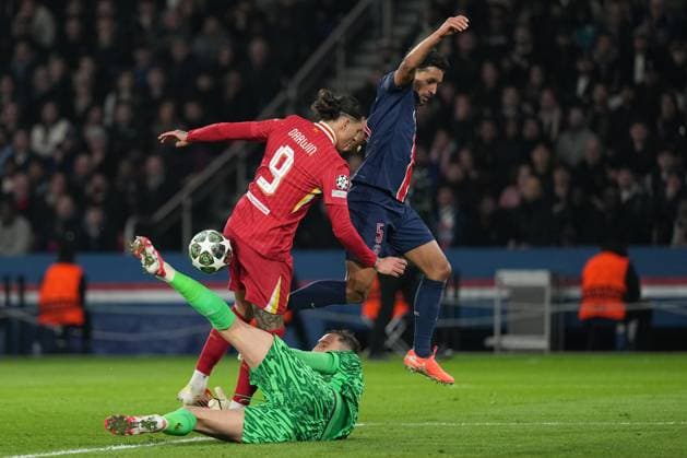 A mad scramble in the penalty area as Darwin Nunez of Liverpool, Marquinhos of PSG and Gianluigi Donnarumma of PSG all compete for a loose ball Paris Saint-Germain v Liverpool, UEFA Champions League, Round of 16, First Leg, Football, Parc des Princes, Paris, France - 05 Mar 2025 EDITORIAL USE ONLY No use with unauthorised audio, video, data, fixture lists, club league logos or live services. Online in-match use limited to 120 images, no video emulation. No use in betting, games or single club league player publications.  Copyright: xDavexWinter Shutterstockx 15178313bp