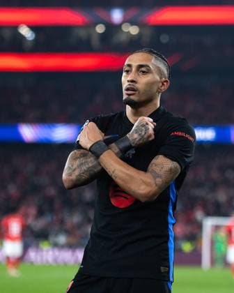 Raphinha scores Barcelona™s first goal during the UEFA Champions League match between Benfica and FC Barcelona, Barca at Estadio da Luz, in Lisbon, Portugal. (Diogo Sautchuk) Copyright: xDiogoxSautchukx