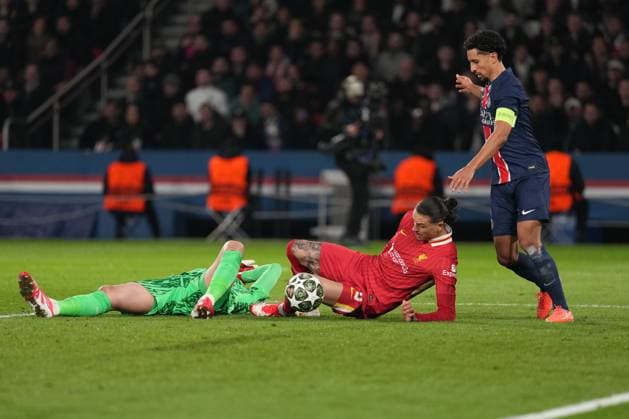 A mad scramble in the penalty area as Darwin Nunez of Liverpool, Marquinhos of PSG and Gianluigi Donnarumma of PSG all compete for a loose ball Paris Saint-Germain v Liverpool, UEFA Champions League, Round of 16, First Leg, Football, Parc des Princes, Paris, France - 05 Mar 2025 EDITORIAL USE ONLY No use with unauthorised audio, video, data, fixture lists, club league logos or live services. Online in-match use limited to 120 images, no video emulation. No use in betting, games or single club league player publications.  Copyright: xDavexWinter Shutterstockx 15178313bq
