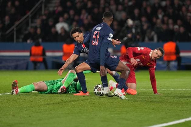 A mad scramble in the penalty area as Darwin Nunez of Liverpool, Marquinhos of PSG, Willian Pacho of PSG and Gianluigi Donnarumma of PSG all compete for a loose ball Paris Saint-Germain v Liverpool, UEFA Champions League, Round of 16, First Leg, Football, Parc des Princes, Paris, France - 05 Mar 2025 EDITORIAL USE ONLY No use with unauthorised audio, video, data, fixture lists, club league logos or live services. Online in-match use limited to 120 images, no video emulation. No use in betting, games or single club league player publications.  Copyright: xDavexWinter Shutterstockx 15178313bv