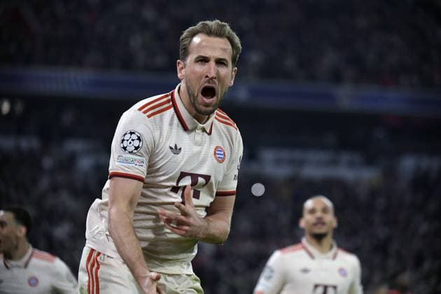 05 03 2025, xemx, Football UEFA Champions League, FC Bayern Muenchen Bayer 04 Leverkusen v l Torjubel nach dem Tor zum celebrating the goal celebrate 3 0 durch Harry Kane FC Bayern Muenchen DFL DFB REGULATIONS PROHIBIT ANY USE OF PHOTOGRAPHS as IMAGE SEQUENCES and or QUASI VIDEO Muenchen