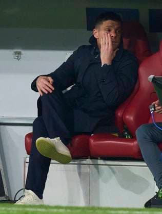 Xabi Alonso, Trainer, headcoach teammanager Leverkusen sad in the round of 16 first leg match FC BAYERN MUENCHEN - BAYER 04 LEVERKUSEN of football UEFA Champions League in season 2024 2025 in Munich, Mar 5, 2025 , FCB, x.Spieltag, München