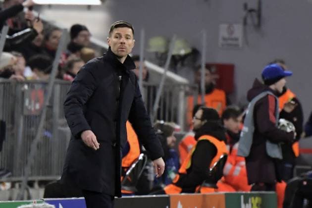05 03 2025, xemx, Football UEFA Champions League, FC Bayern Muenchen Bayer 04 Leverkusen v l Coach Xabi Alonso Bayer Leverkusen DFL DFB REGULATIONS PROHIBIT ANY USE OF PHOTOGRAPHS as IMAGE SEQUENCES and or QUASI VIDEO Muenchen