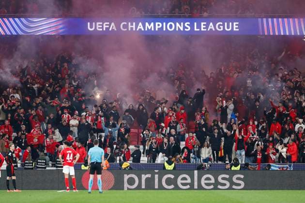 March 5, 2025, Valdebebas, Madrid, SPAIN: Supporters of SL Benfica are seen with flares during the UEFA Champions League 2024 25 UEFA Champions League 2024 25 Round of 16 first Lleg match between SL Benfica and FC Barcelona, Barca at Estadio do Lisboa e Benfica on March 05, 2025 in Lisbon, Portugal. Valdebebas SPAIN - ZUMAa181 20250305_zaa_a181_032 Copyright: xIrinaxR.xHx
