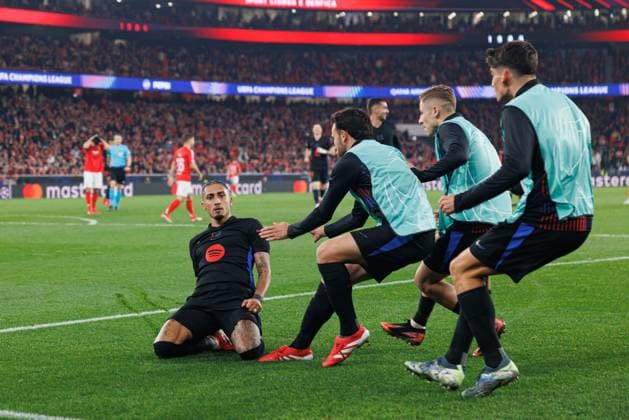 Raphinha seen celebrating after scoring goal during UEFA Champions League Round of 16 game between teams of SL Benfica and FC Barcelona, Barca (Maciej Rogowski) Lisboa Estadio Da Luz Portugal Copyright: xMaciejxRogowskix slbfcb2425-6