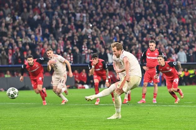 Harry KANE Bayern Muenchen scores from the penalty spot to make it 3 0,Action,Goal kick, Soccer Champions League Round of 16 FC Bayern Muenchen Bayer 04 Leverkusen 3 0 on 05 03 2025 , A L L I A N Z A R E N A