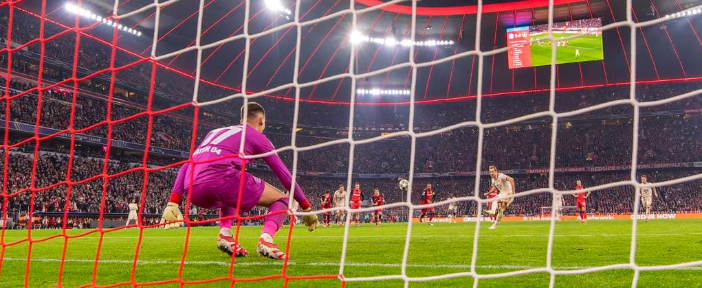 05 03 2025, Football UEFA Championsleague 2024 2025 Round of 16, FC Bayern Munich Bayer Leverkusen, in the Allianz Arena Munich Goal kick to 3 0 by Harry Kane re, FC Bayern Munich by penalty kick against goalkeeper Matej Kovar Leverkusen DFL and DFB regulations prohibit any use of photographs as image sequences and or quasi video