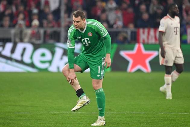 Injury Manuel NEW Goalkeeper Bayern Muenchen , Injured Fits his calf Football Champions League Round of 16 FC Bayern Muenchen Bayer 04 Leverkusen 3 0 on 05 03 2025 , A L L I A N Z A R E N A