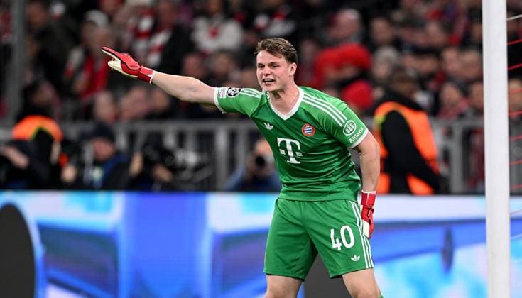 FOOTBALL CHAMPIONS LEAGUE SEASON 2024 2025 Round of 16 first leg FC Bayern Muenchen Bayer 04 Leverkusen 05 03 2025 Goalkeeper Jonas Urbig FC Bayern Muenchen