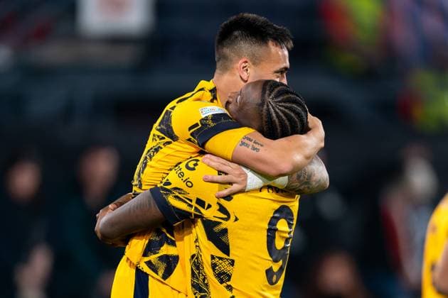 2025-03-05 Feyenoord v FC Internazionale Milano - UEFA Champions League 2024 25 Round of 16 First Leg ROTTERDAM, NETHERLANDS - MARCH 5: Lautaro Martinez of FC Internazionale Milano celebrates after scoring the team s second goal with Marcus Thuram of FC Internazionale Milano during the UEFA Champions League 2024 25 Round of 16 First Leg match between Feyenoord and FC Internazionale Milano at Stadion Feijenoord on March 5, 2025 in Rotterdam, Netherlands. Rotterdam Stadion Feijenoord Netherlands Content not available for redistribution in The Netherlands directly or indirectly through any third parties. Copyright: xJorisxVerwijstx