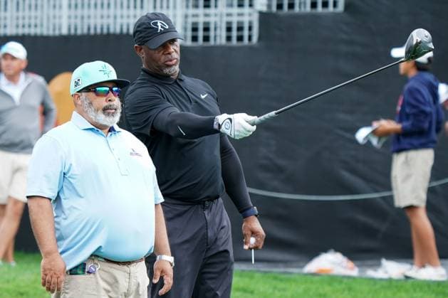 March 5, 2025, Orlando, Florida, USA: Former MLB, Baseball Herren, USA player Ken Griffey, Jr (R) and ESPN analyst caddie Michael Collins on the first tee during the Arnold Palmer Invitational presented by Mastercard Pro-Am at Bay Hill Club & Lodge. Orlando USA - ZUMAw109 20250305_fap_w109_014 Copyright: xDebbyxWongx