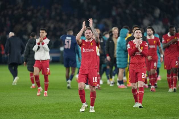 Alexis Mac Allister of Liverpool acknowledges the travelling fans after his side s 1-0 win Paris Saint-Germain v Liverpool, UEFA Champions League, Round of 16, First Leg, Football, Parc des Princes, Paris, France - 05 Mar 2025 EDITORIAL USE ONLY No use with unauthorised audio, video, data, fixture lists, club league logos or live services. Online in-match use limited to 120 images, no video emulation. No use in betting, games or single club league player publications. Copyright: xDavexWinter Shutterstockx 15178313kq