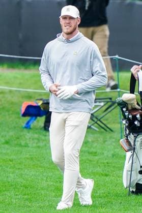 March 5, 2025, Orlando, Florida, USA: Former NFL, American Football Herren, USA player Kyle Rudolph approaches the 18th green during the Arnold Palmer Invitational presented by Mastercard Pro-Am at Bay Hill Club & Lodge. Orlando USA - ZUMAw109 20250305_fap_w109_019 Copyright: xDebbyxWongx