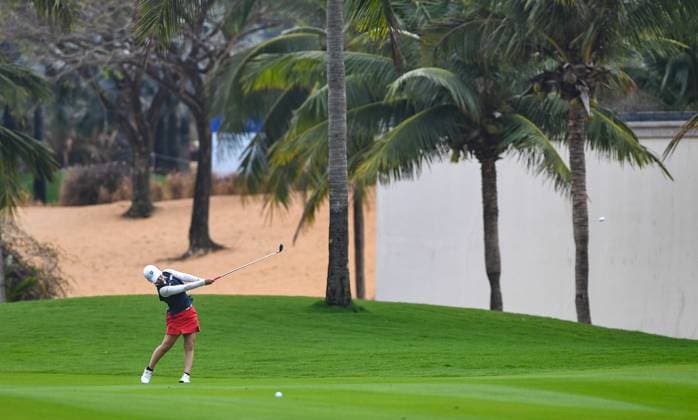 (250306) -- LINGSHUI, March 6, 2025 -- Furue Ayaka of Japan plays a shot during the first round of the Blue Bay LPGA, Golf Damen golf tournament in Lingshui, south China s Hainan Province, March 6, 2025. ) (SP)CHINA-HAINAN-LINGSHUI-GOLF-BLUE BAY LPGA (CN) YangxGuanyu 