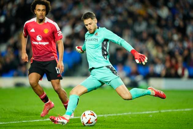 Real Sociedad de Futbol v Manchester United, ManU - UEFA Europa League 2024 25 Round of 16 First Leg Alex Remiro goalkeeper of Real Sociedad and Spain does passed during the UEFA Europa League 2024 25 Round of 16 First Leg match between Real Sociedad de Futbol and Manchester United at Reale Arena on March 6, 2025 in San Sebastian, Spain. San Sebastian Basque Country Spain  Copyright: xJosexBretonx originalFilename:bretonhernandez-realsoci250306_np0uZ.jpg
