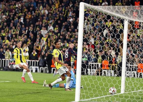 Vaclav Cerny of Rangers scores his sides second goal during the Europa League last 16 match at the Sükrü Saracoglu Stadium, Istanbul. Fenerbahce v Rangers, UEFA Europa League, Football, Sukru Saracoglu Stadium, Istanbul, Turkey - 06 Mar 2025 EDITORIAL USE ONLY No use with unauthorised audio, video, data, fixture lists, club league logos or live services. Online in-match use limited to 120 images, no video emulation. No use in betting, games or single club league player publications. Copyright: xO Rourke RangersxFC Shutterstockx 15182250dq